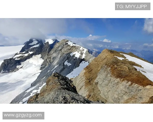 李敏独家分享攀岩心得与技巧助你征服高峰挑战自我极限